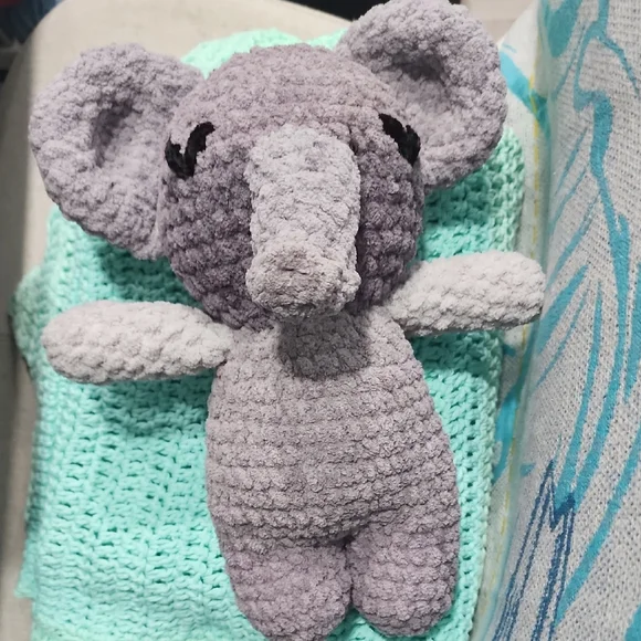 Sleepy Ellie - Picture 1 of 3